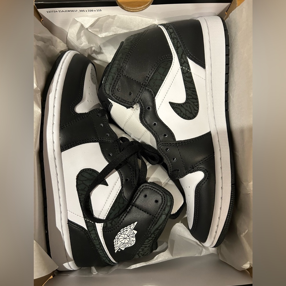 Air Jordan 1 mid SE. these are also brand new. An impulsive purchase from me.